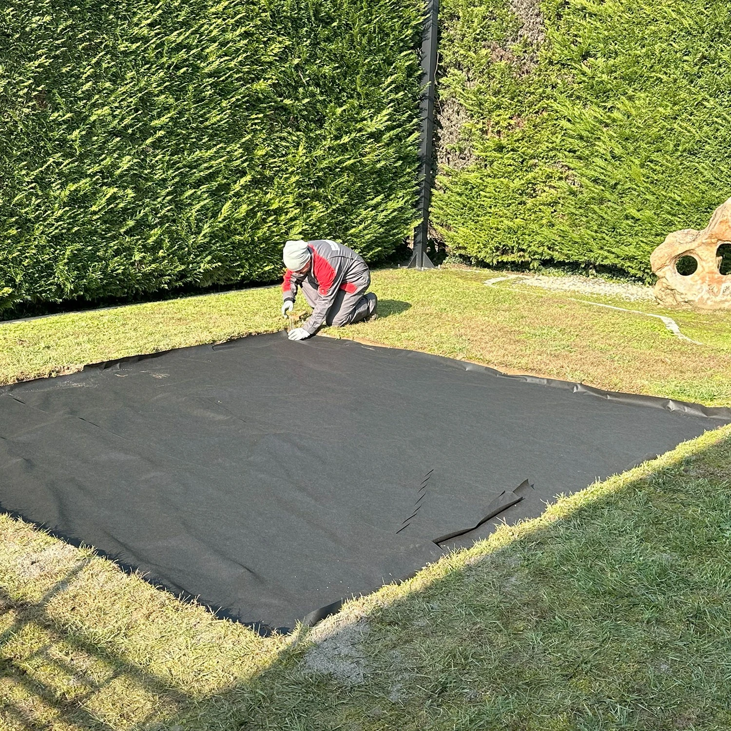 FASTBASE-JAK-ZAMONTOWAĆ-PŁYTY-TARASOWE_-KOSTKĘ-BRUKOWĄ-LUB-SZTUCZNĄ-TRAWĘ-ZA-POMOCĄ-PŁYT-FASTBASE TARCON TARASY SOSNOWSCY.webp